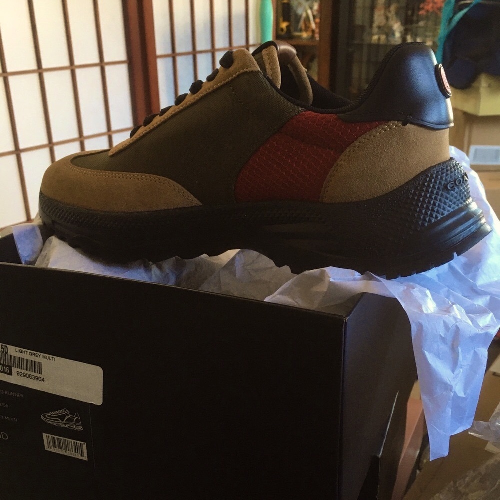 Men Runner Sneaker - Picture 3 of 7